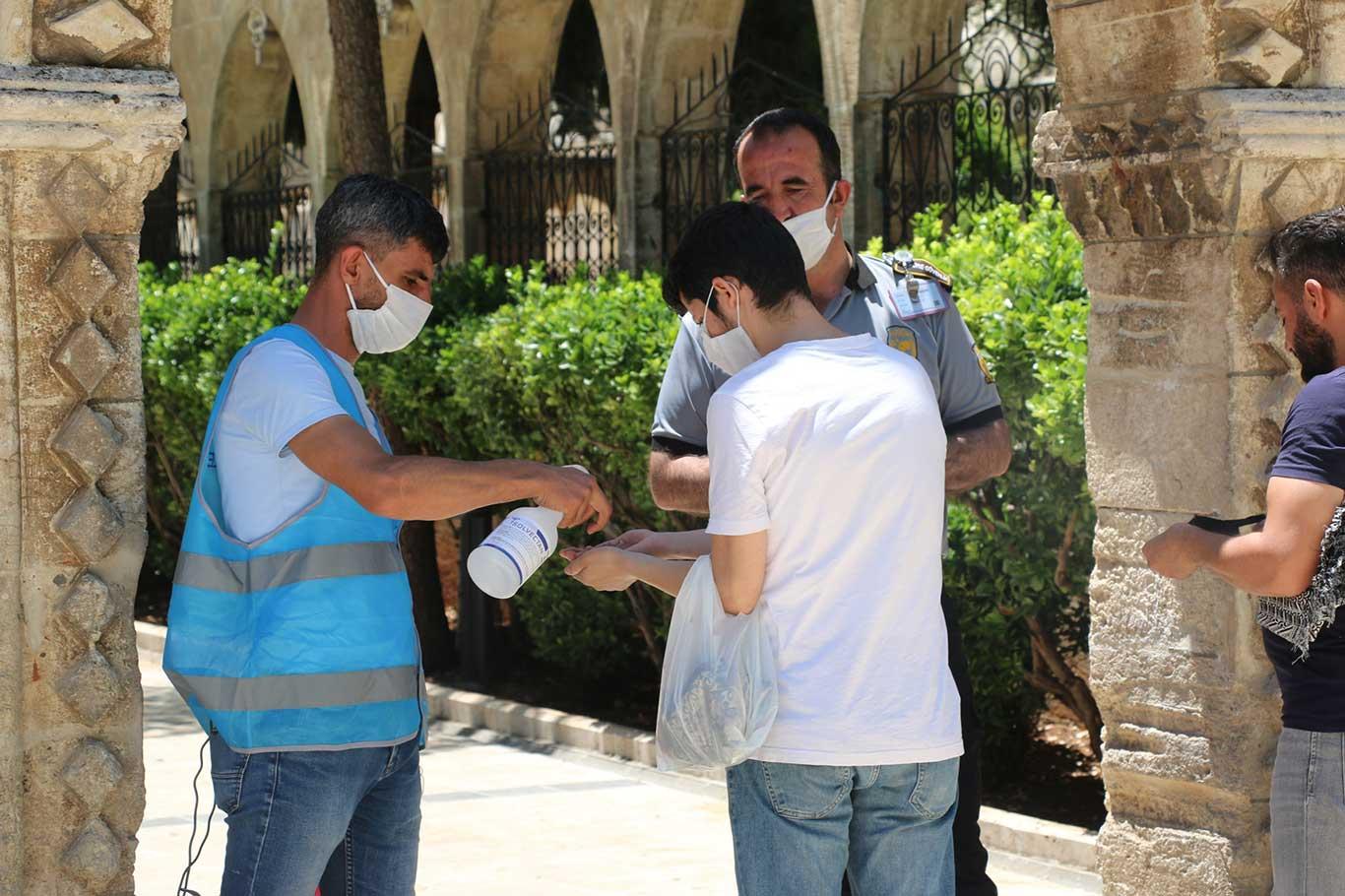 Şanlıurfa’da uzun bir aradan sonra ilk Cuma namazı kılındı